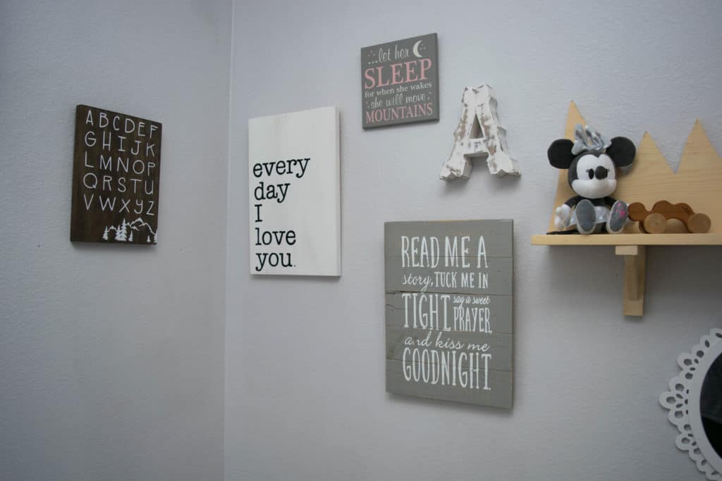 DIY Mountain Nursery with Wall Mural 7 Wooden signs in baby decor