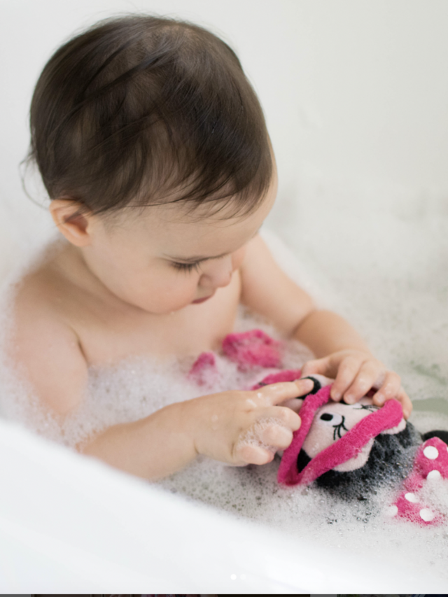 cropped-aren-with-soapsox-in-tub.png